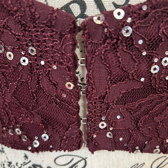 Speechless Sequined Floral Lace Crop Top And Chiffon Skirt Set - Picture 6 of 8